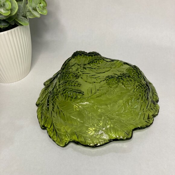 Indiana Green Glass Loganberry and Leaf Pattern Vintage Candy Dish - Bowl - Picture 7 of 10